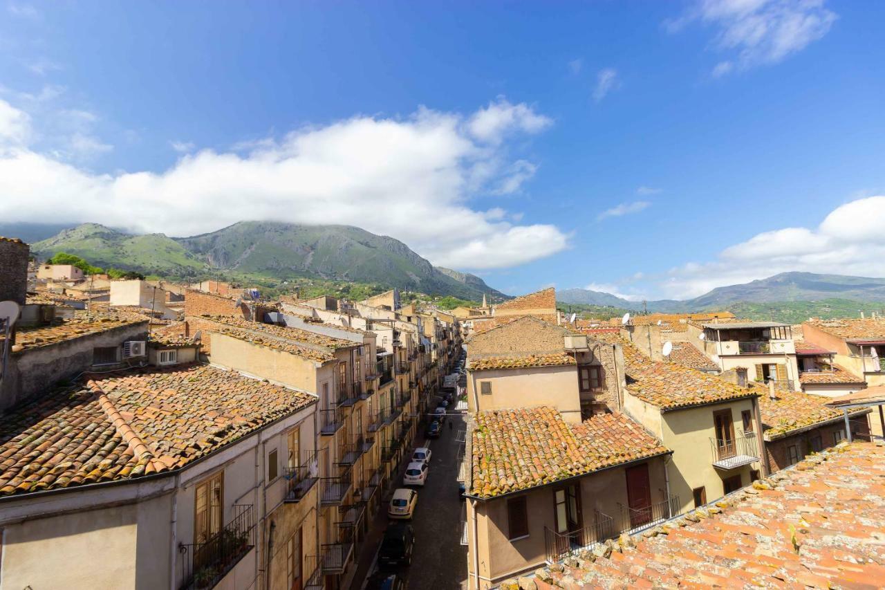 Casa "A Chiazzetta" Hotel Castelbuono  Bagian luar foto